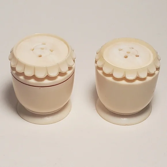 FREE WITH PURCHASE 🌟Vintage Bakelite Mini Salt & Pepper Shakers Art Deco 1920s - Picture 1 of 4